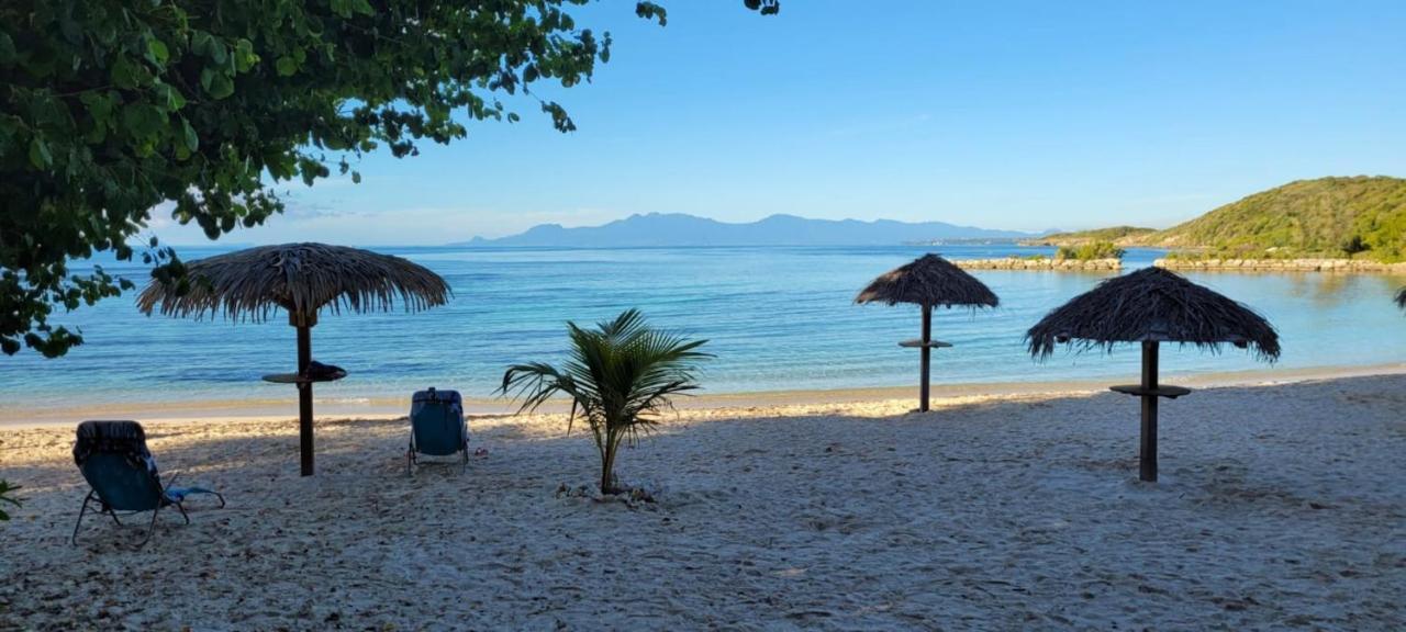 Kaz Lorike - Vue Mer & Piscine Exceptionnelle - Anse Des Rochers سانت فرانسوا المظهر الخارجي الصورة